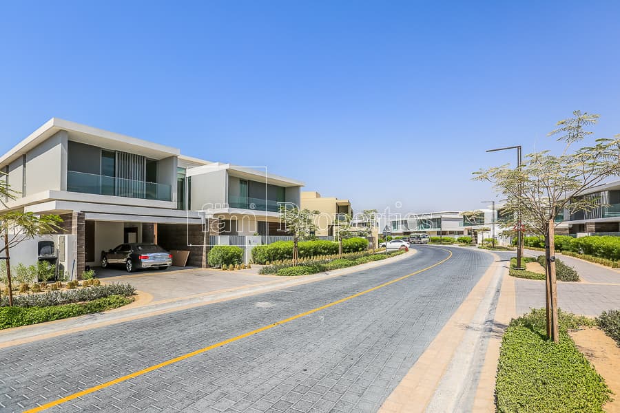 Parkway Vistas Villas, photograph 2 of 2