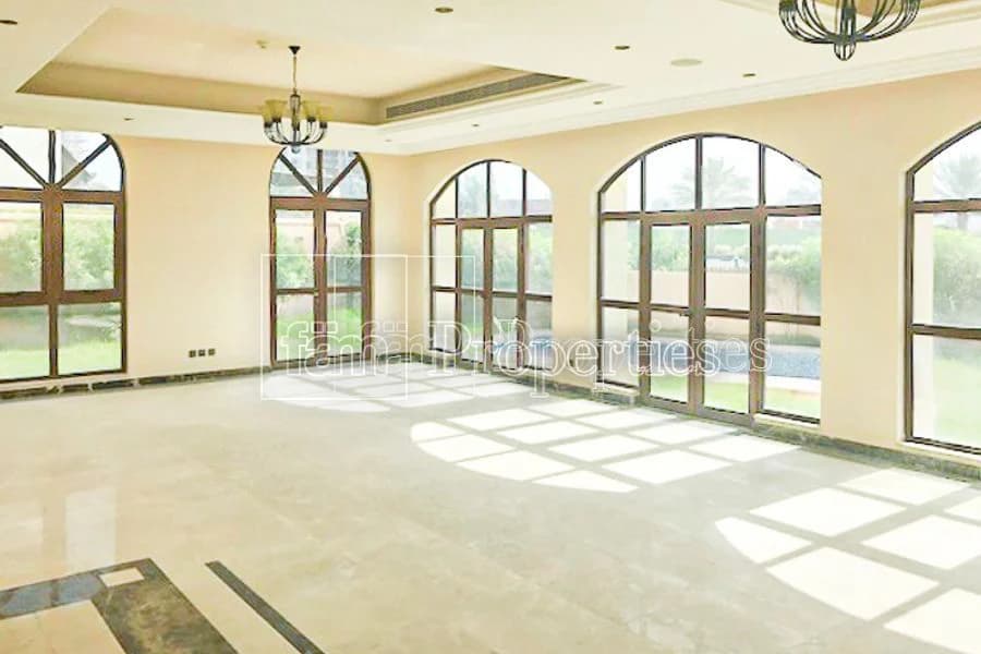 6 bedroom villa in Orange Lake, photograph 12 of 15