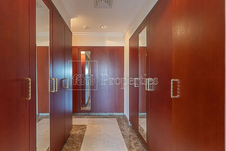6 bedroom villa in Orange Lake, photograph 14 of 15