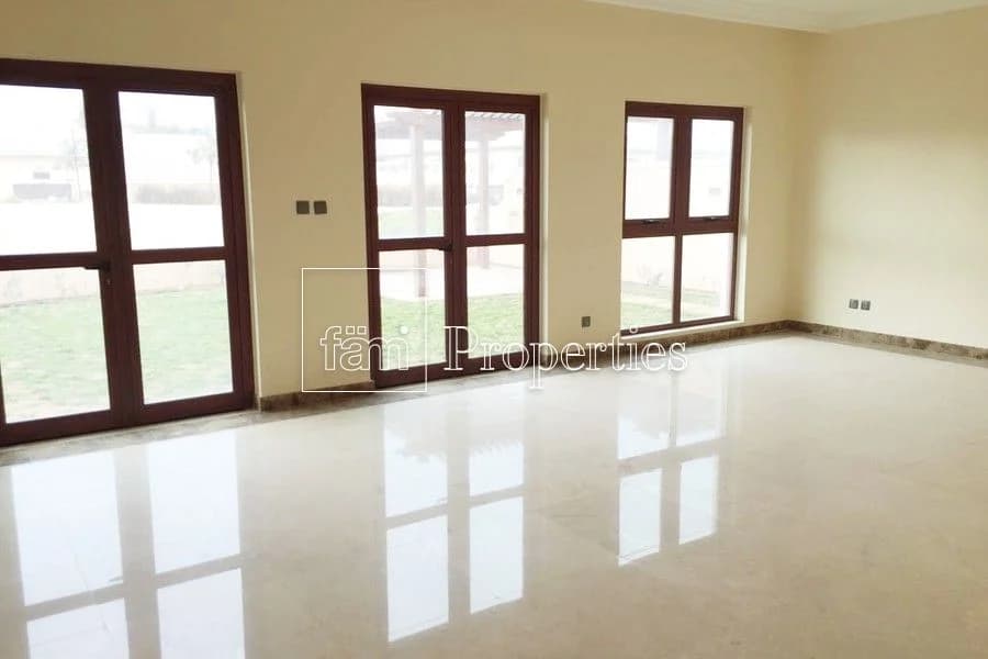 6 bedroom villa in Orange Lake, photograph 5 of 15