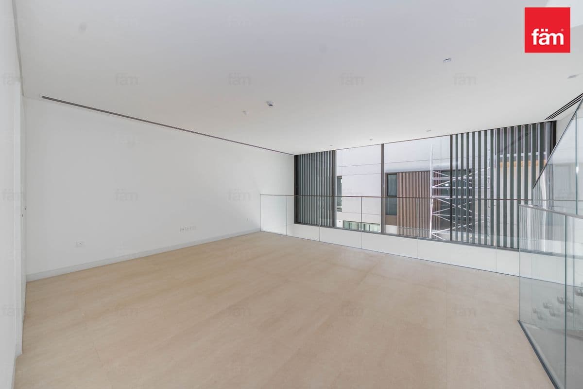 3 bedroom townhouse in Nad Al Sheba Gardens Phase 2, photograph 2 of 20