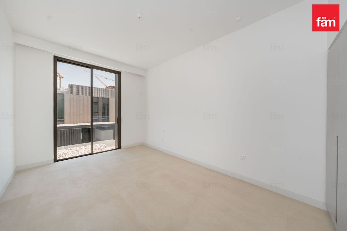 3 bedroom townhouse in Nad Al Sheba Gardens Phase 2, photograph 3 of 20