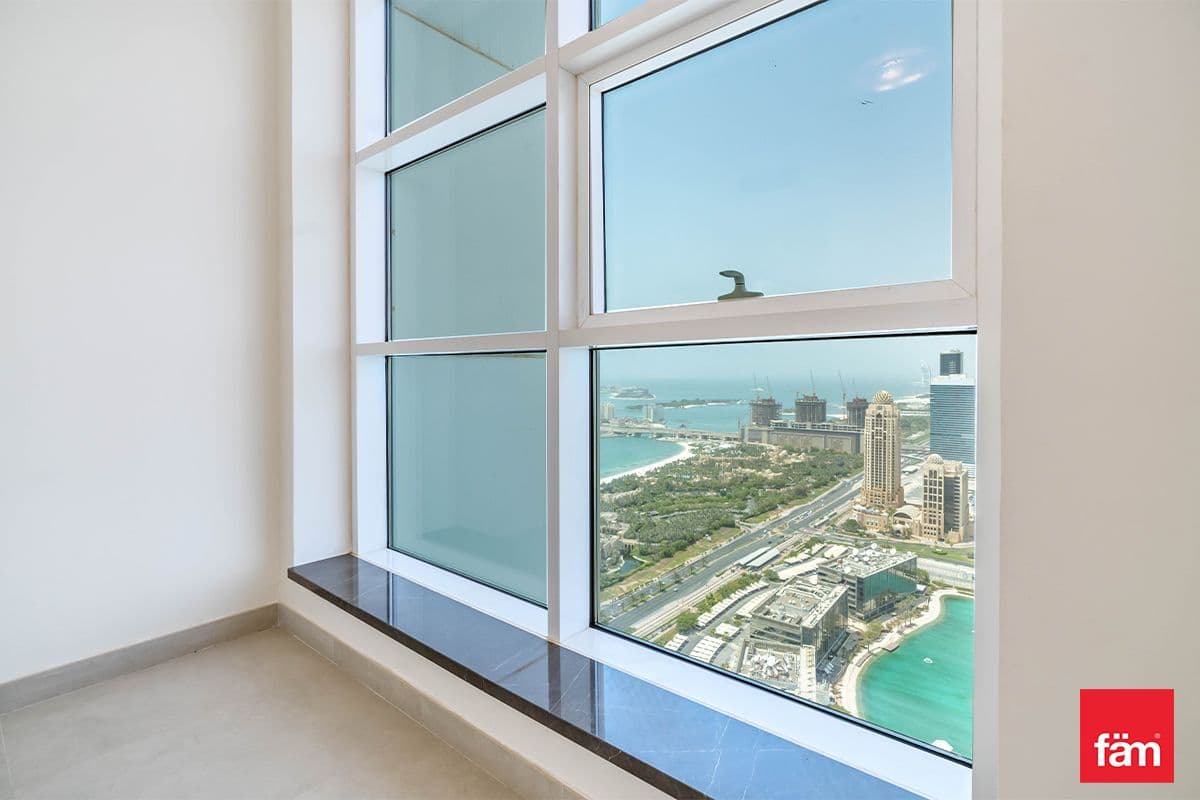 3 bedroom penthouse in Marina Arcade Tower, photograph 9 of 20