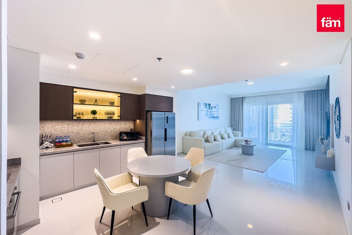 2 bedroom apartment in Grand Bleu Tower 1, photograph 5 of 20