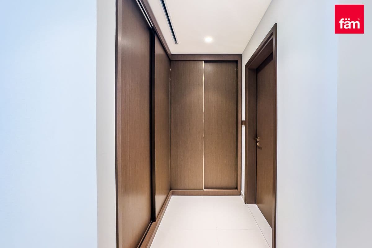2 bedroom apartment in Grand Bleu Tower 1, photograph 18 of 20