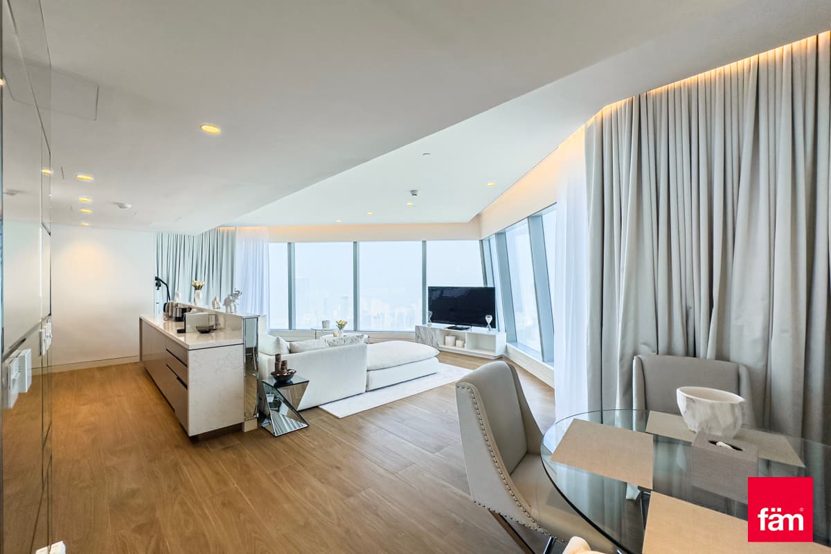 3 bedroom apartment in Uptown Tower - JLT, photograph 2 of 20
