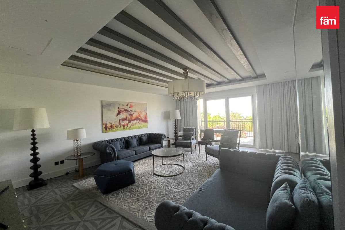 4 bedroom villa in Al Habtoor Polo Resort & Club, photograph 3 of 20