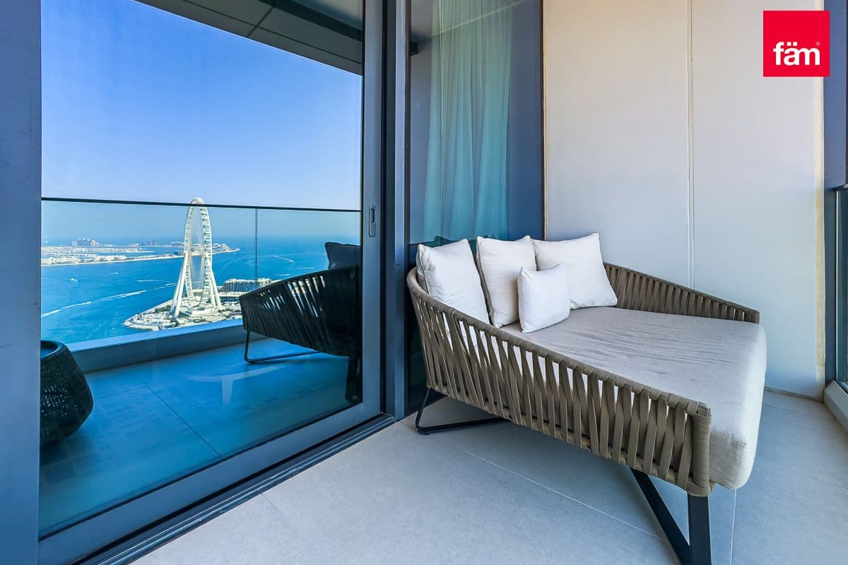 3 bedroom apartment in Jumeirah Gate Tower 2, photograph 2 of 20