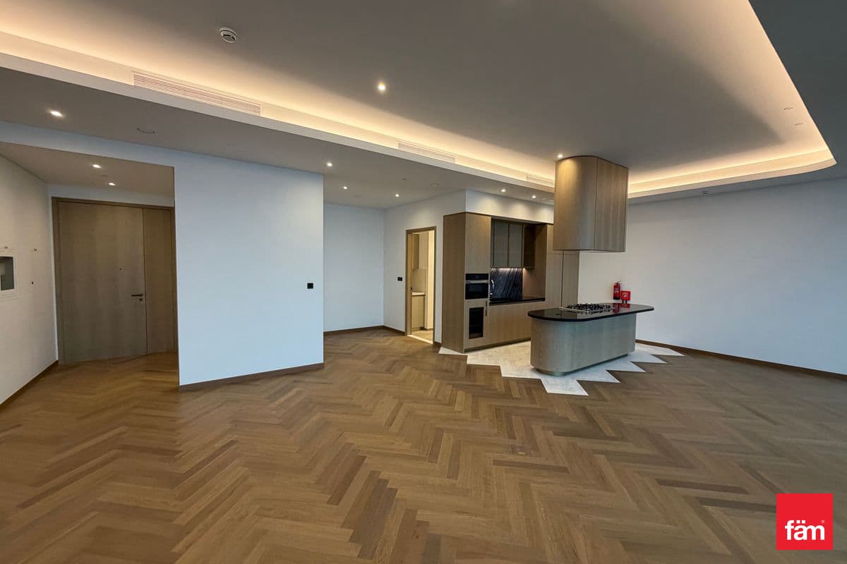 2 bedroom apartment in Jumeirah Living Business Bay, photograph 4 of 20