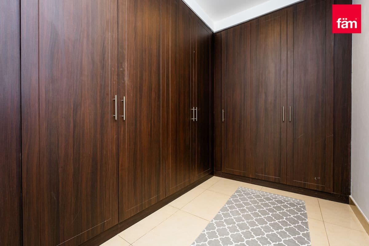 5 bedroom villa in Naseem, photograph 17 of 20
