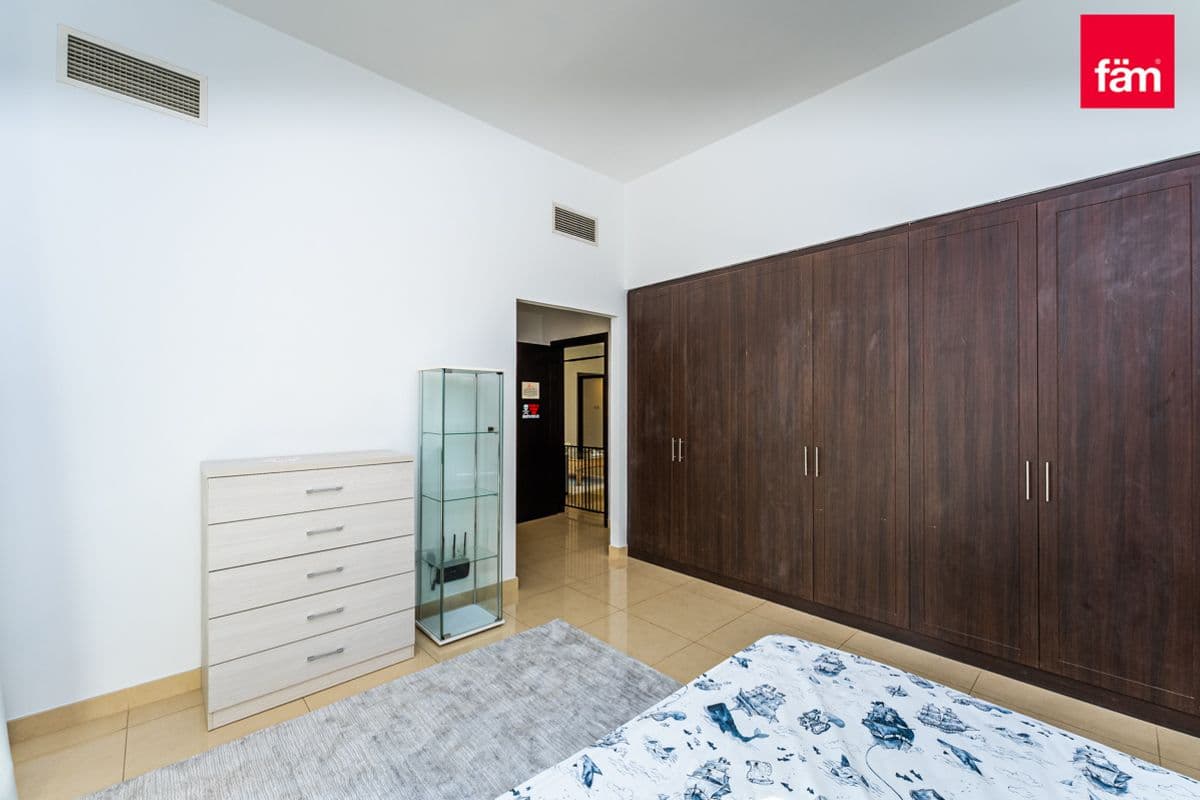 5 bedroom villa in Naseem, photograph 19 of 20