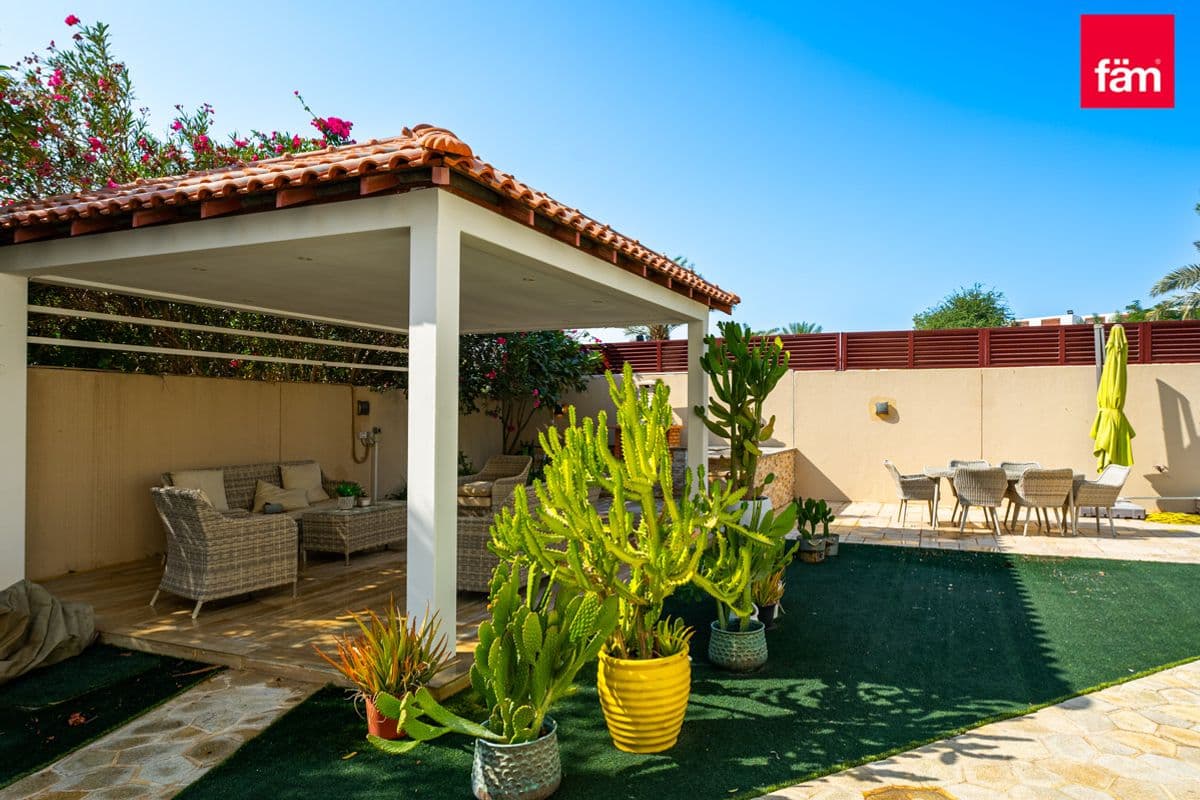 5 bedroom villa in Naseem, photograph 5 of 20