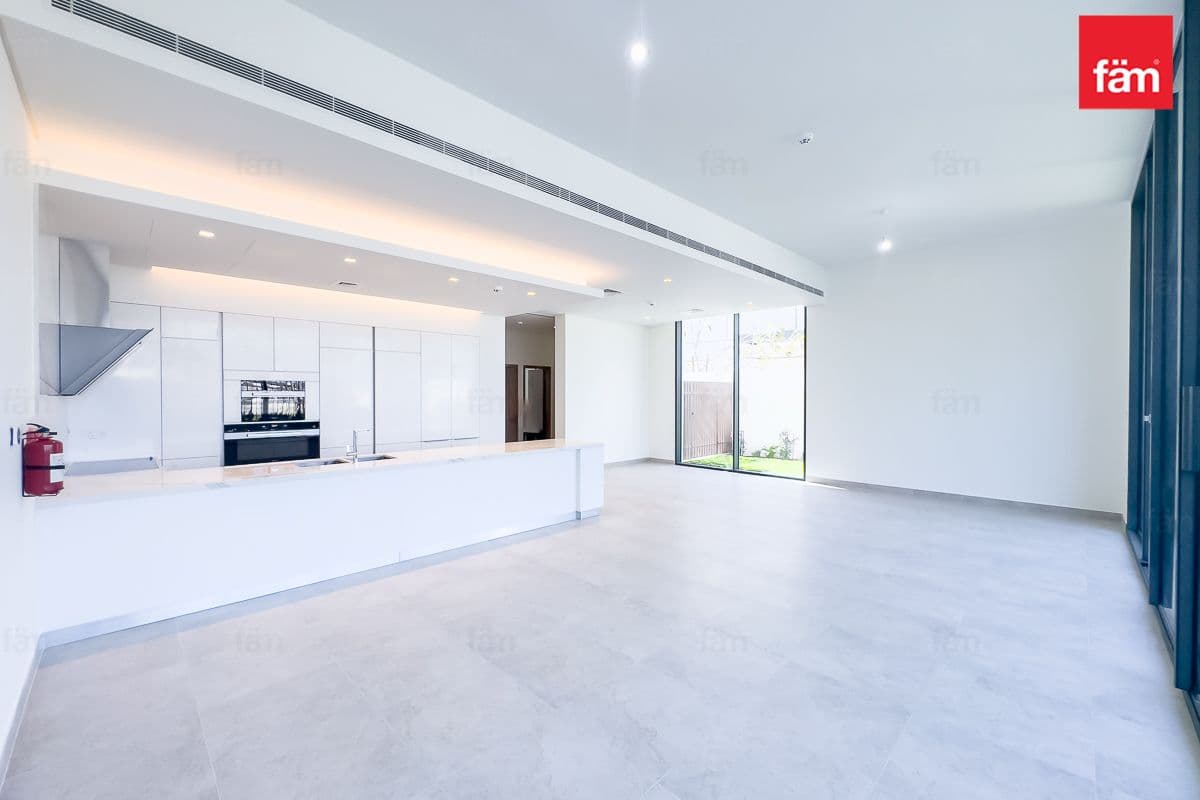 4 bedroom townhouse in C Villas at District One, photograph 2 of 20