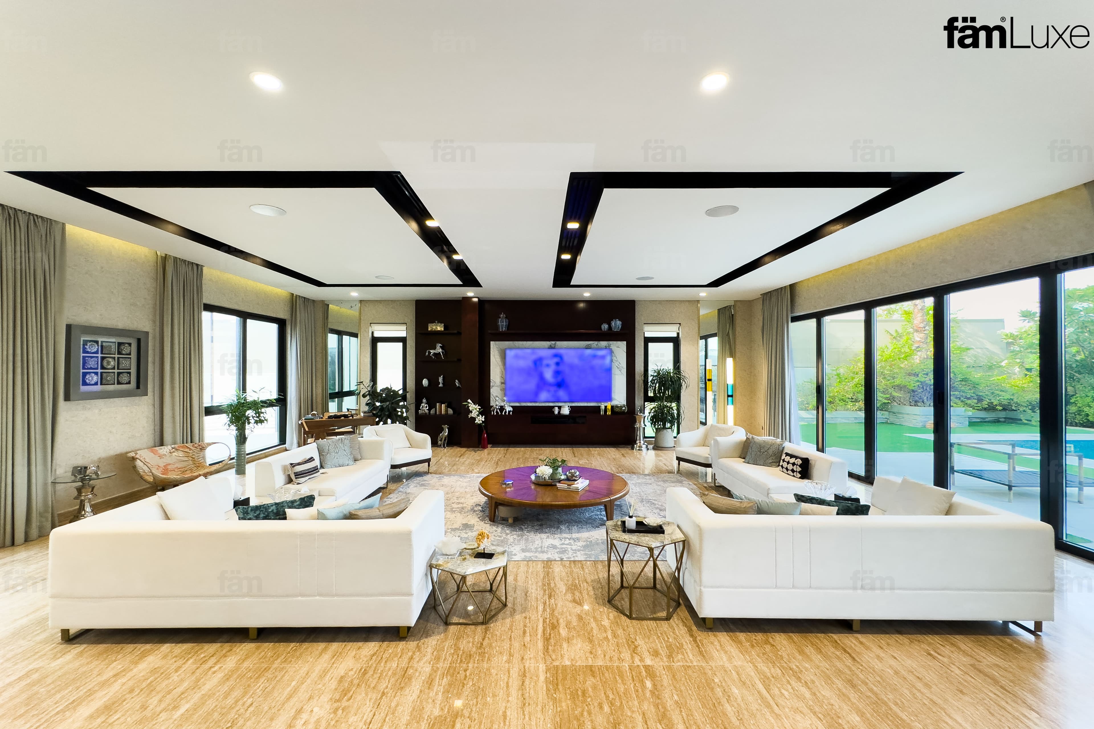 5 bedroom villa in The Fairway, photograph 2 of 20