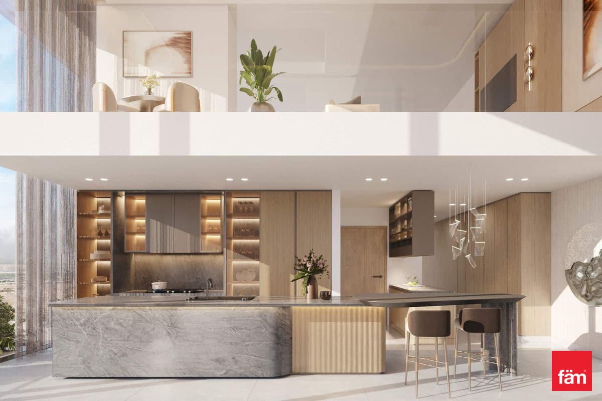 3 bedroom apartment in Mercer House - North Tower, photograph 1 of 10