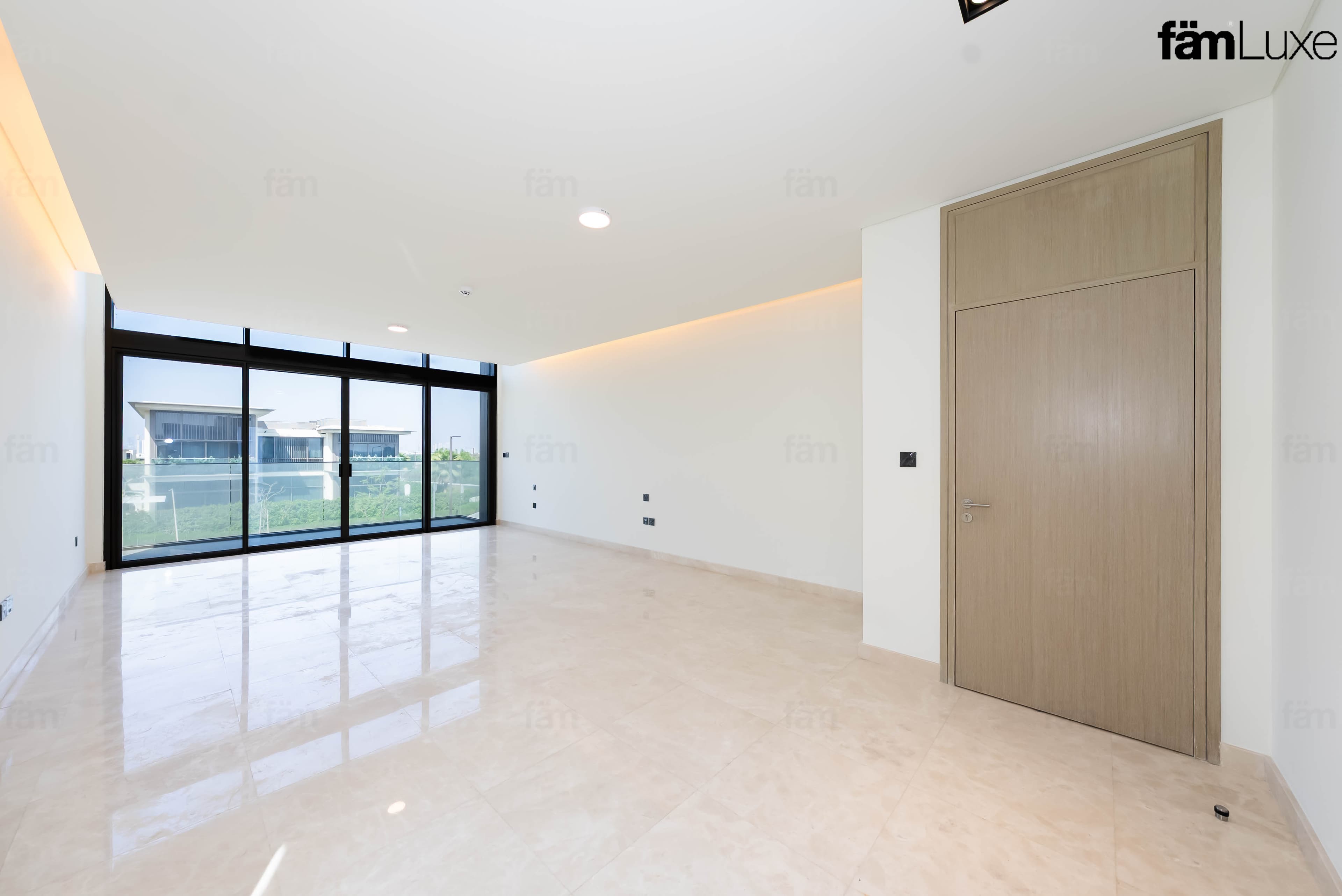 5 bedroom villa in Golf Place 1, photograph 2 of 20