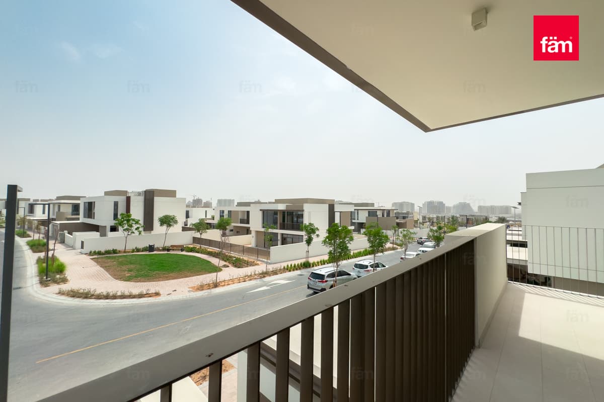 5 bedroom villa in Tilal Al Furjan - Phase 2, photograph 2 of 20