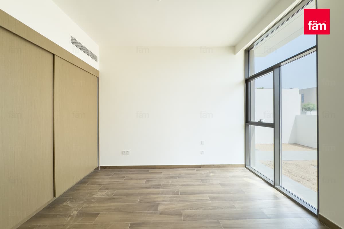 5 bedroom villa in Tilal Al Furjan - Phase 2, photograph 8 of 20