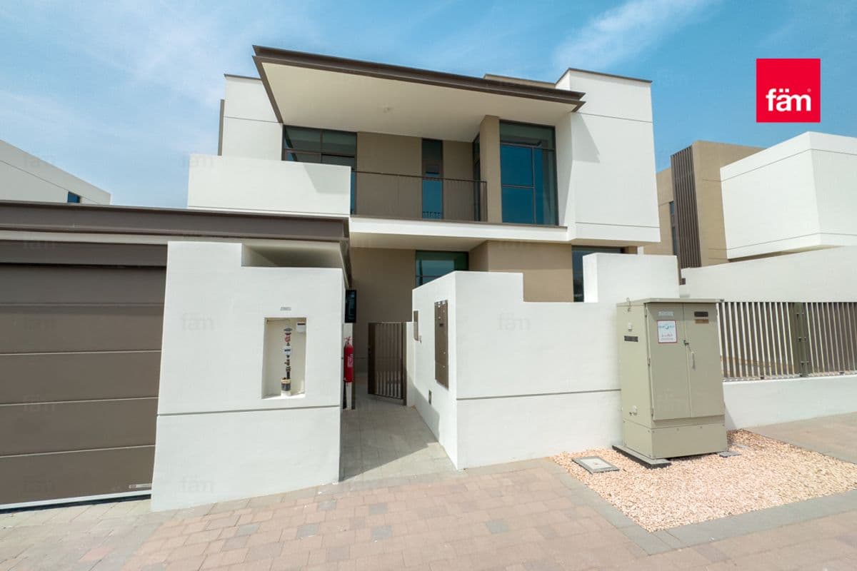 5 bedroom villa in Tilal Al Furjan - Phase 2, photograph 3 of 20