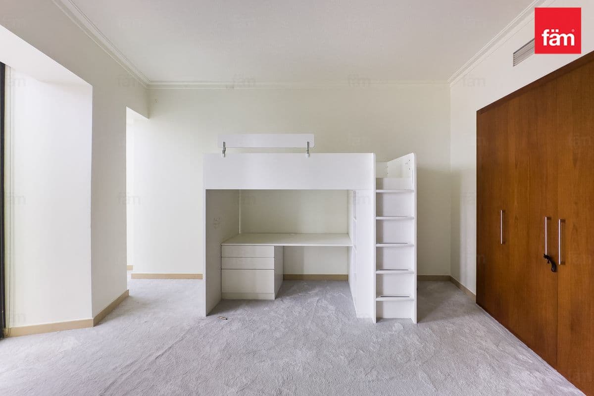 3 bedroom apartment in Burj Vista 2, photograph 18 of 20