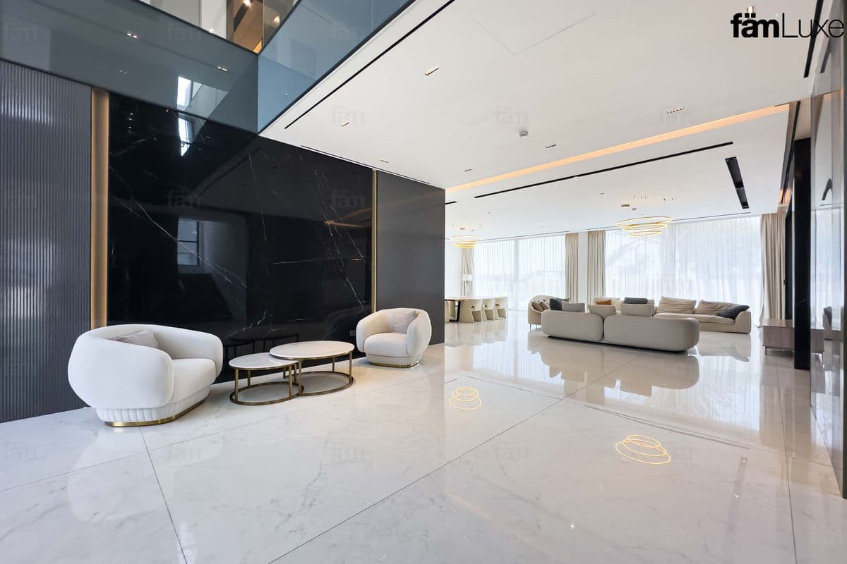 6 bedroom villa in The Fairway, photograph 10 of 20