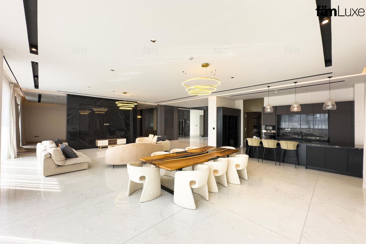 6 bedroom villa in The Fairway, photograph 6 of 20