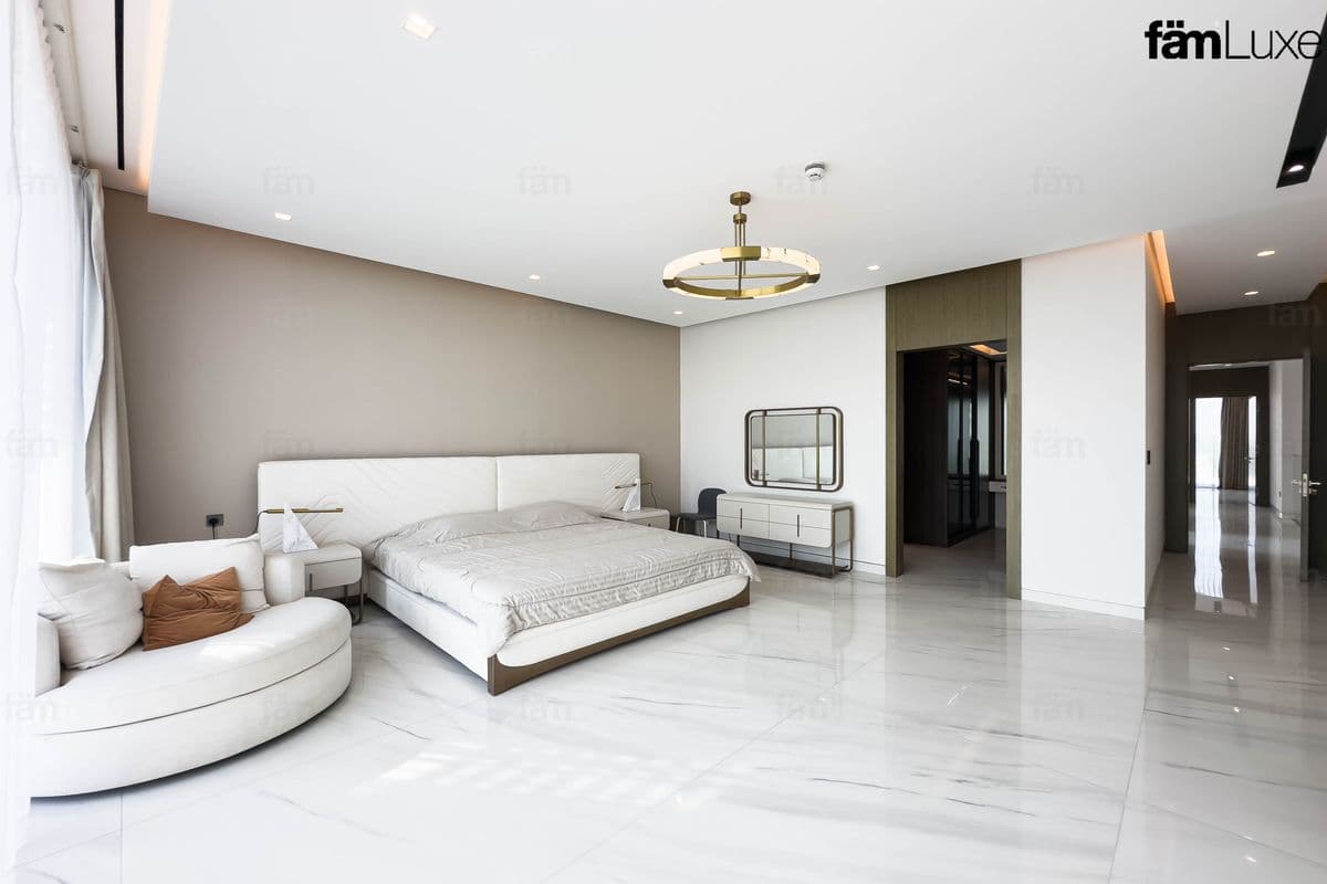 6 bedroom villa in The Fairway, photograph 17 of 20
