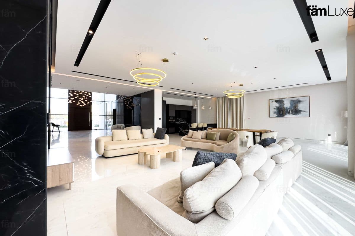 6 bedroom villa in The Fairway, photograph 5 of 20
