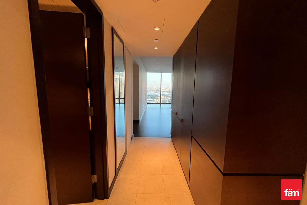 2 bedroom apartment in Burj Khalifa, photograph 2 of 16