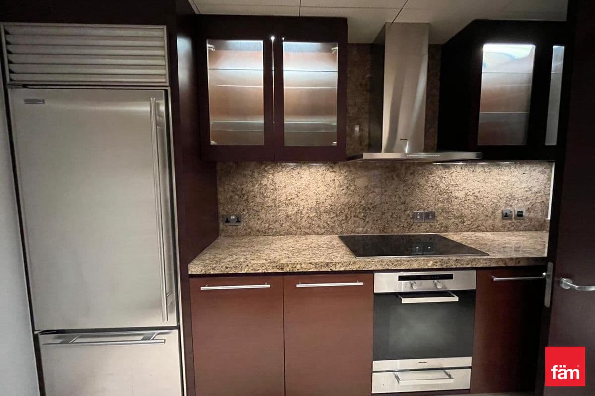 2 bedroom apartment in Burj Khalifa, photograph 3 of 16