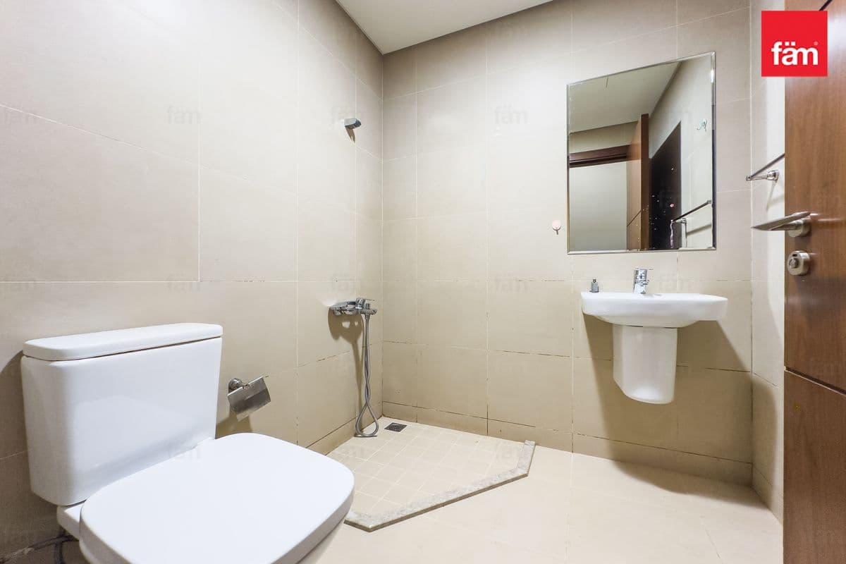3 bedroom apartment in Burj Vista 2, photograph 14 of 20