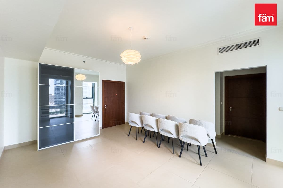 3 bedroom apartment in Burj Vista 2, photograph 4 of 20