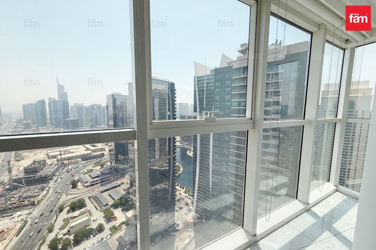 office in Swiss Tower, photograph 14 of 14