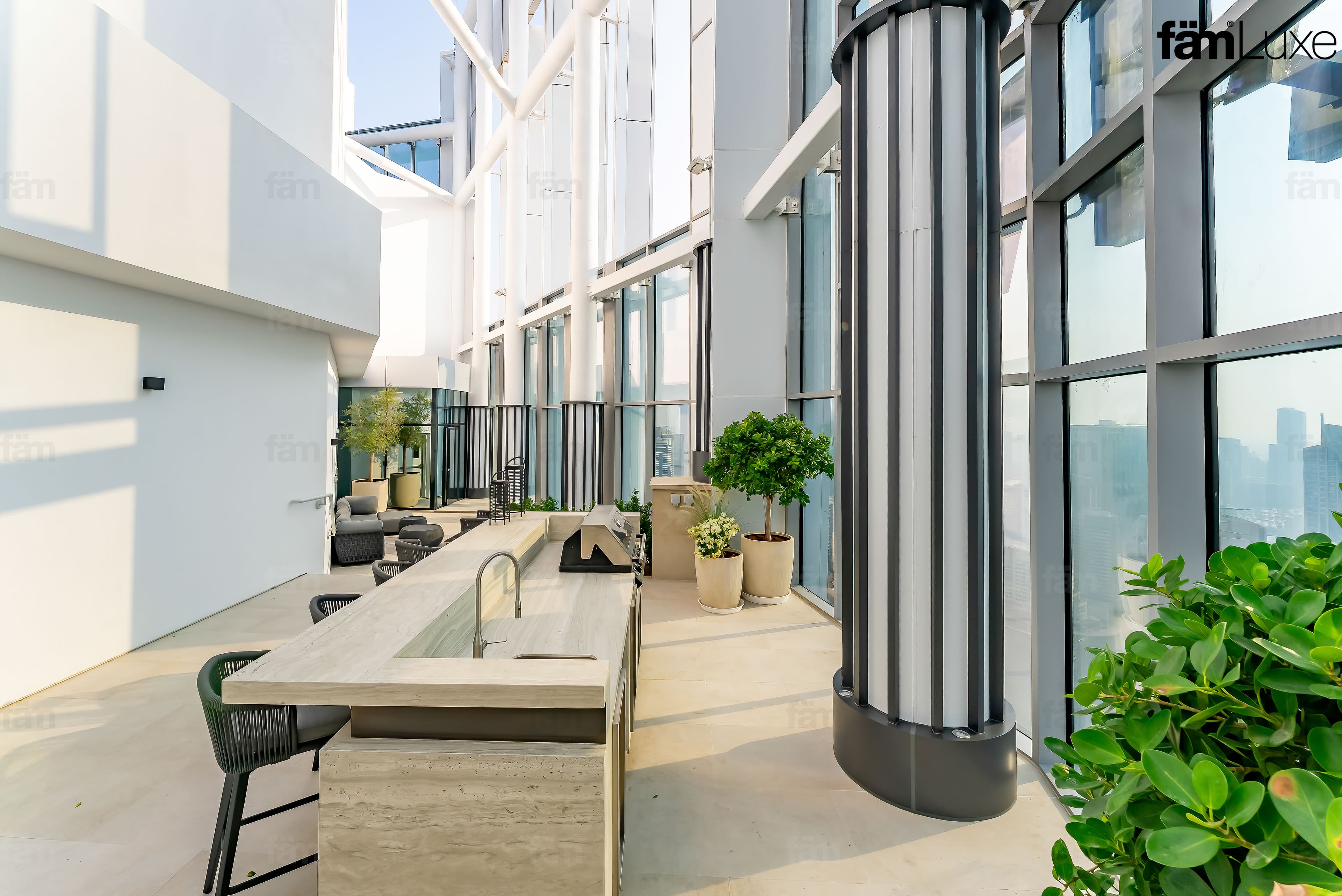 4 bedroom penthouse in LIV Marina, photograph 2 of 20