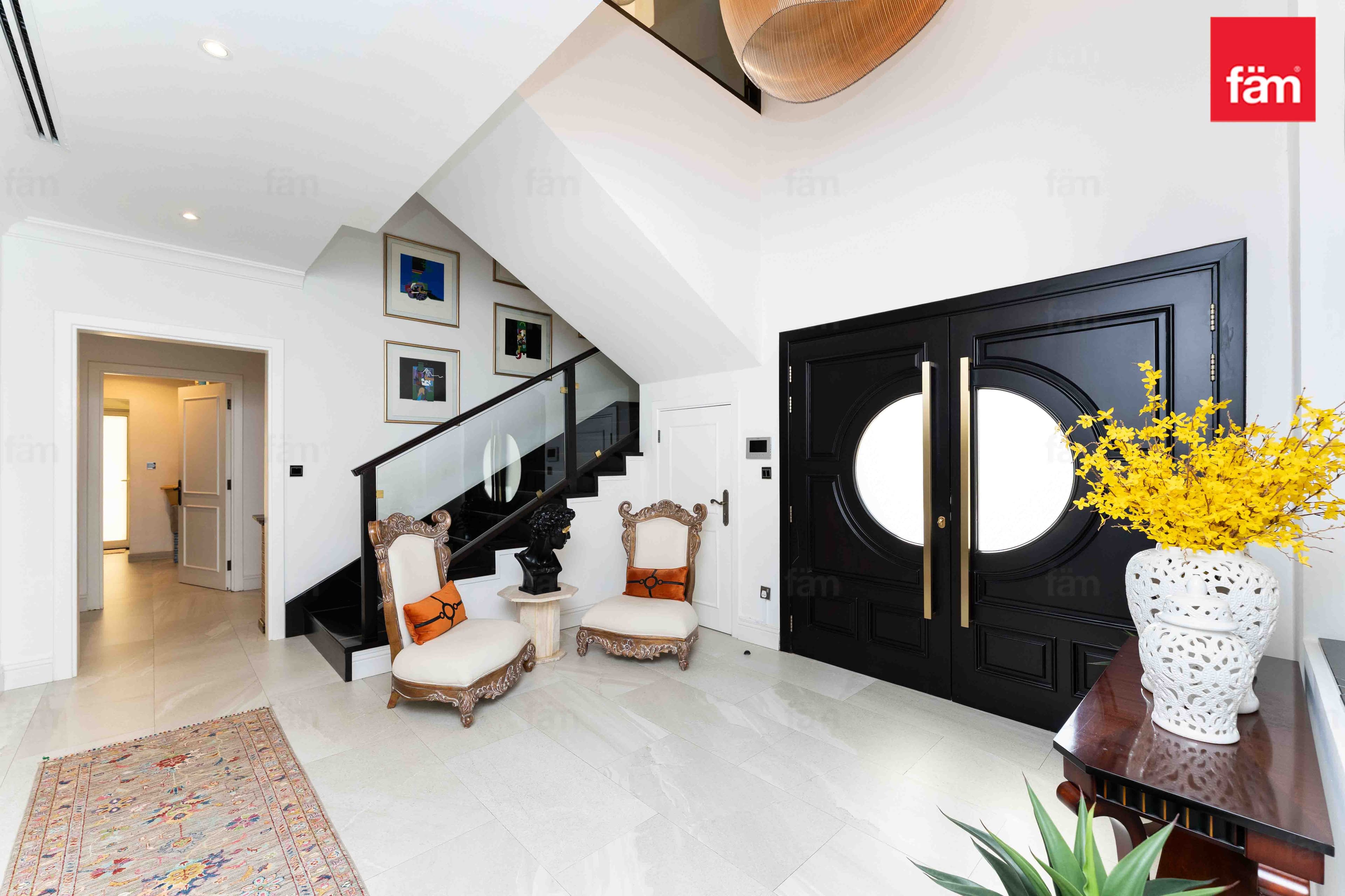 5 bedroom villa in The Centro, photograph 7 of 20