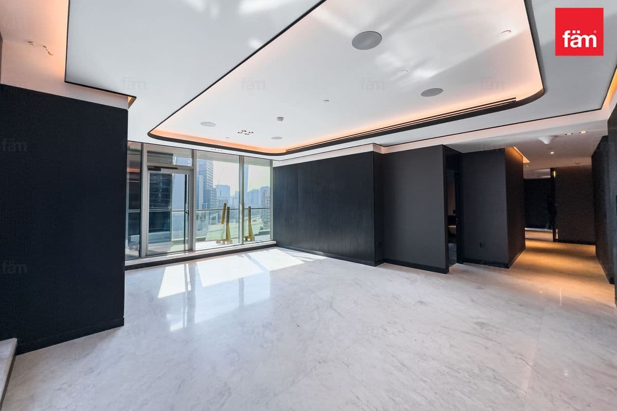 4 bedroom apartment in J One (Da Vinci Tower B), photograph 3 of 20