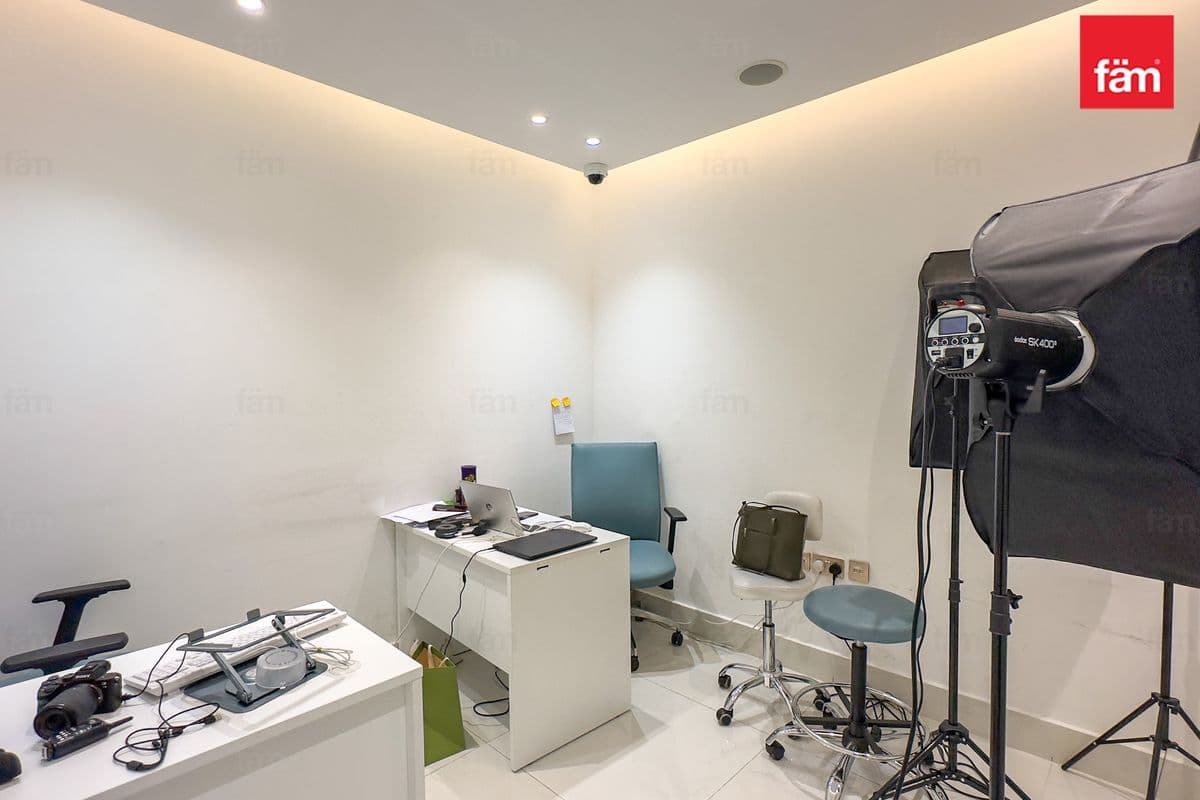retail in Sobha Hartland Greens Phase III Building 1, photograph 16 of 20