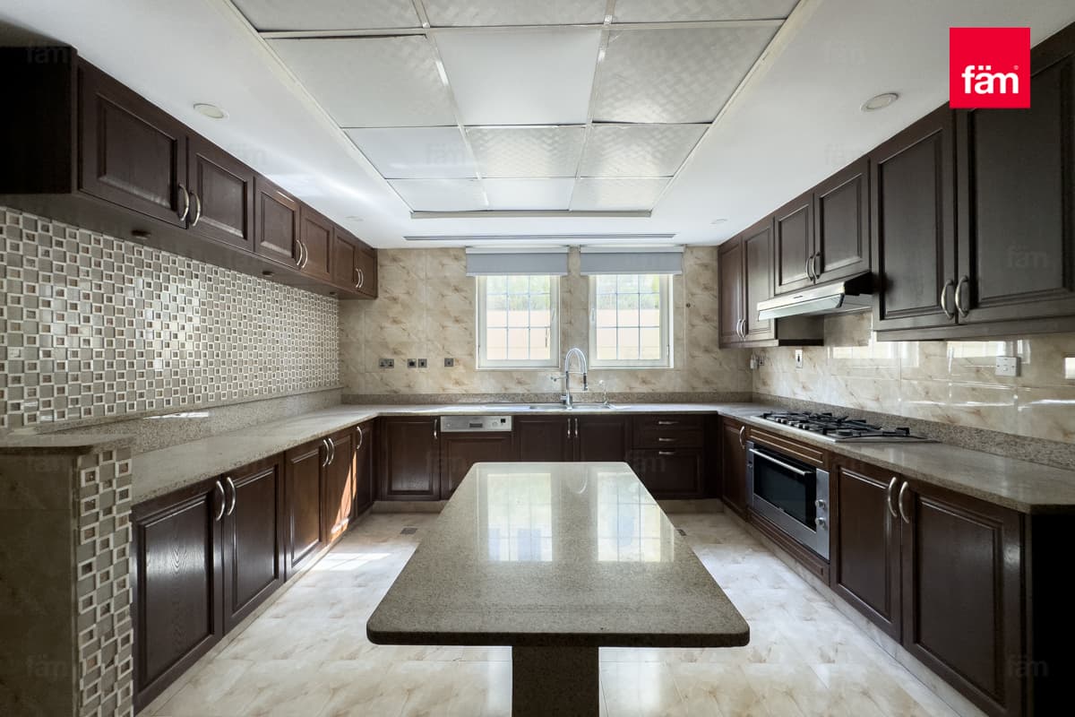 4 bedroom villa in District 3, photograph 4 of 20