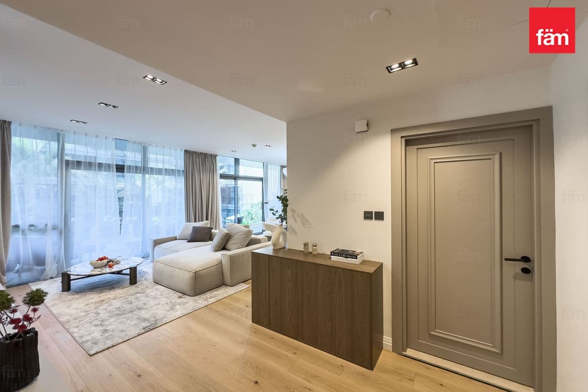 2 bedroom apartment in City Walk Building 11A, photograph 12 of 20