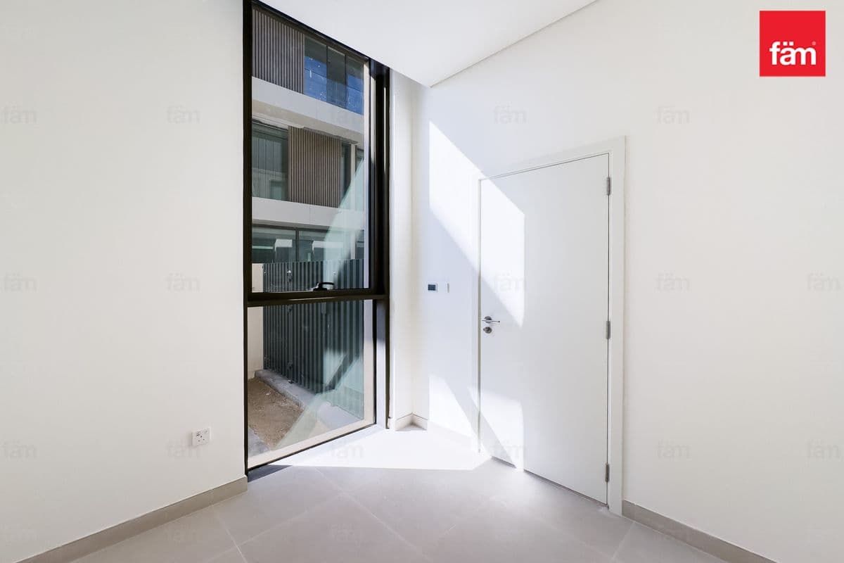 5 bedroom villa in Nad Al Sheba Gardens Phase 3, photograph 18 of 20