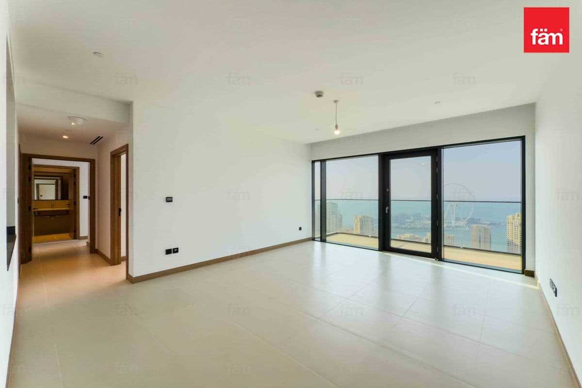 3 bedroom apartment in Vida Residences Dubai Marina, photograph 2 of 20