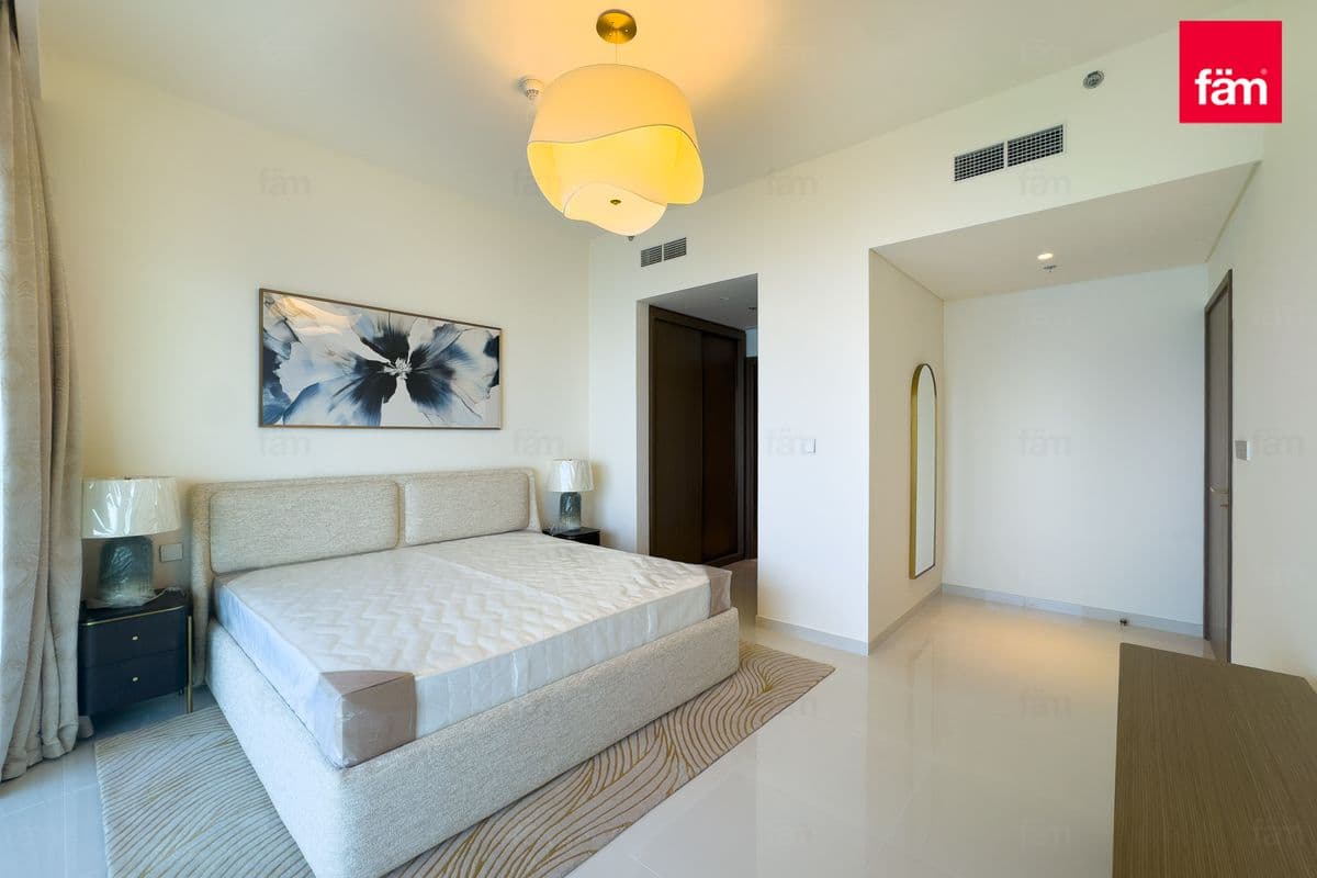 2 bedroom apartment in Grand Bleu Tower 2, photograph 8 of 17