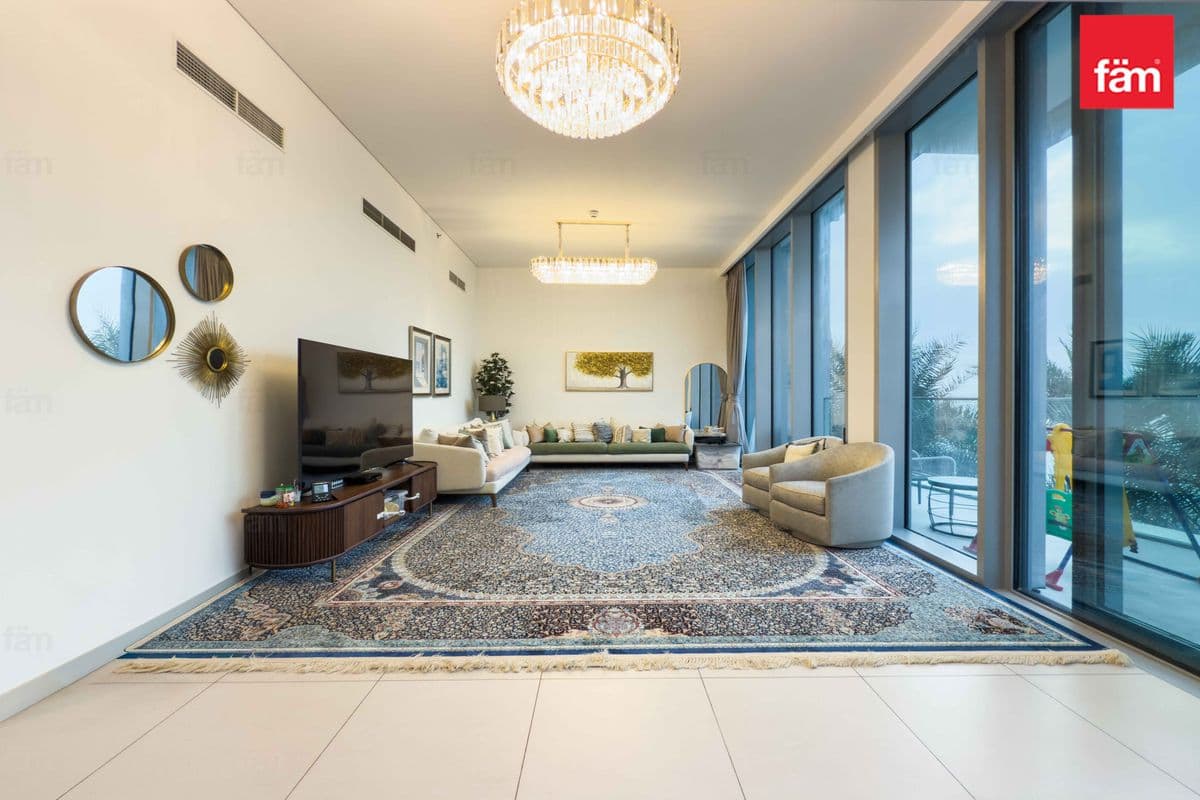 3 bedroom apartment in The Grand, photograph 5 of 20