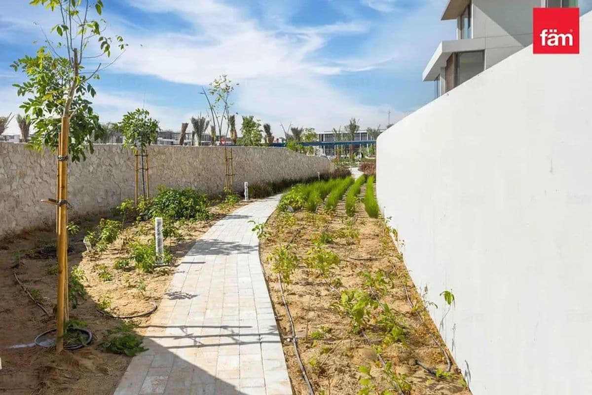 3 bedroom townhouse in Nad Al Sheba Gardens Phase 2, photograph 4 of 20