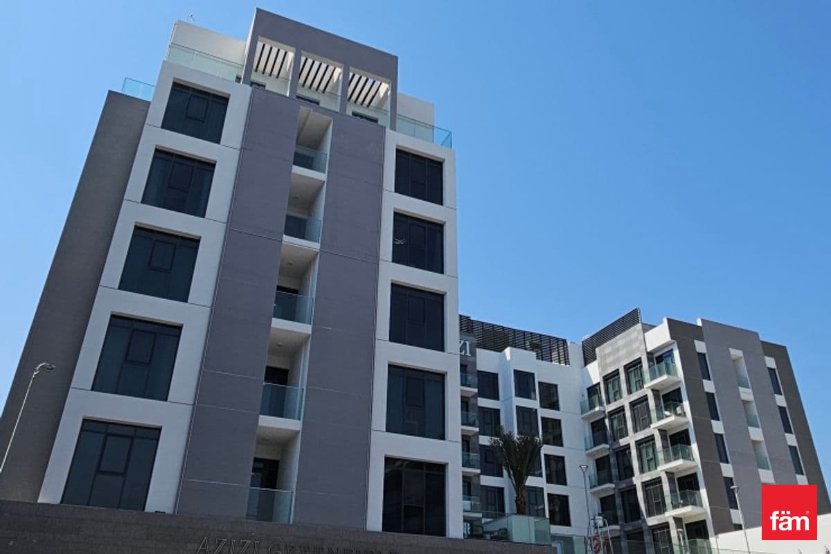 retail in Azizi Greenfield, photograph 10 of 11