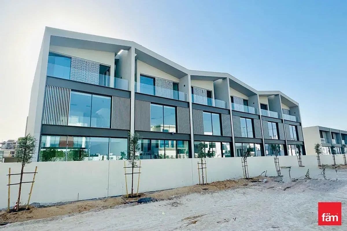 3 bedroom townhouse in Nad Al Sheba Gardens Phase 5, photograph 8 of 11