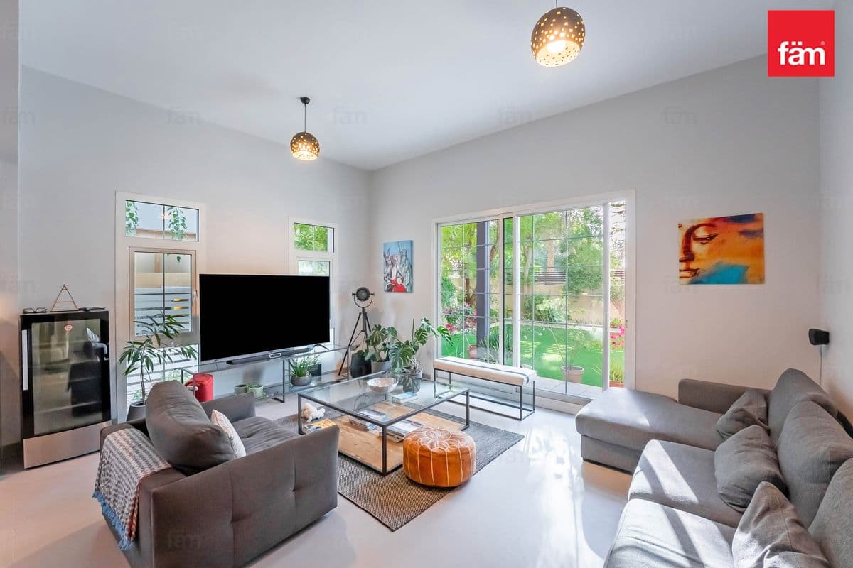 5 bedroom villa in Rahat, photograph 9 of 20