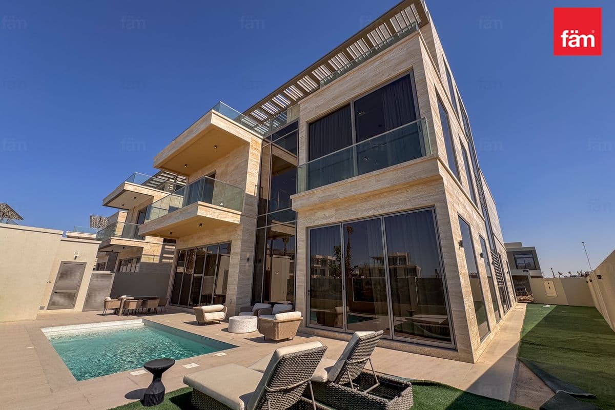 5 bedroom villa in South Bay 6 Premium, photograph 6 of 20