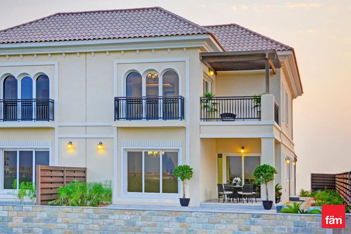 4 bedroom villa in Al Habtoor Polo Resort & Club, photograph 1 of 20