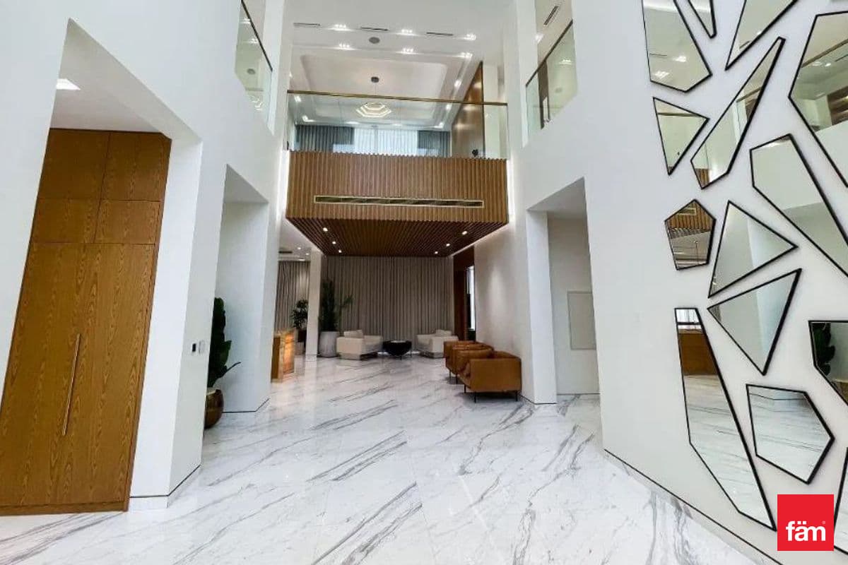 7 bedroom villa in South Bay 1, photograph 4 of 11